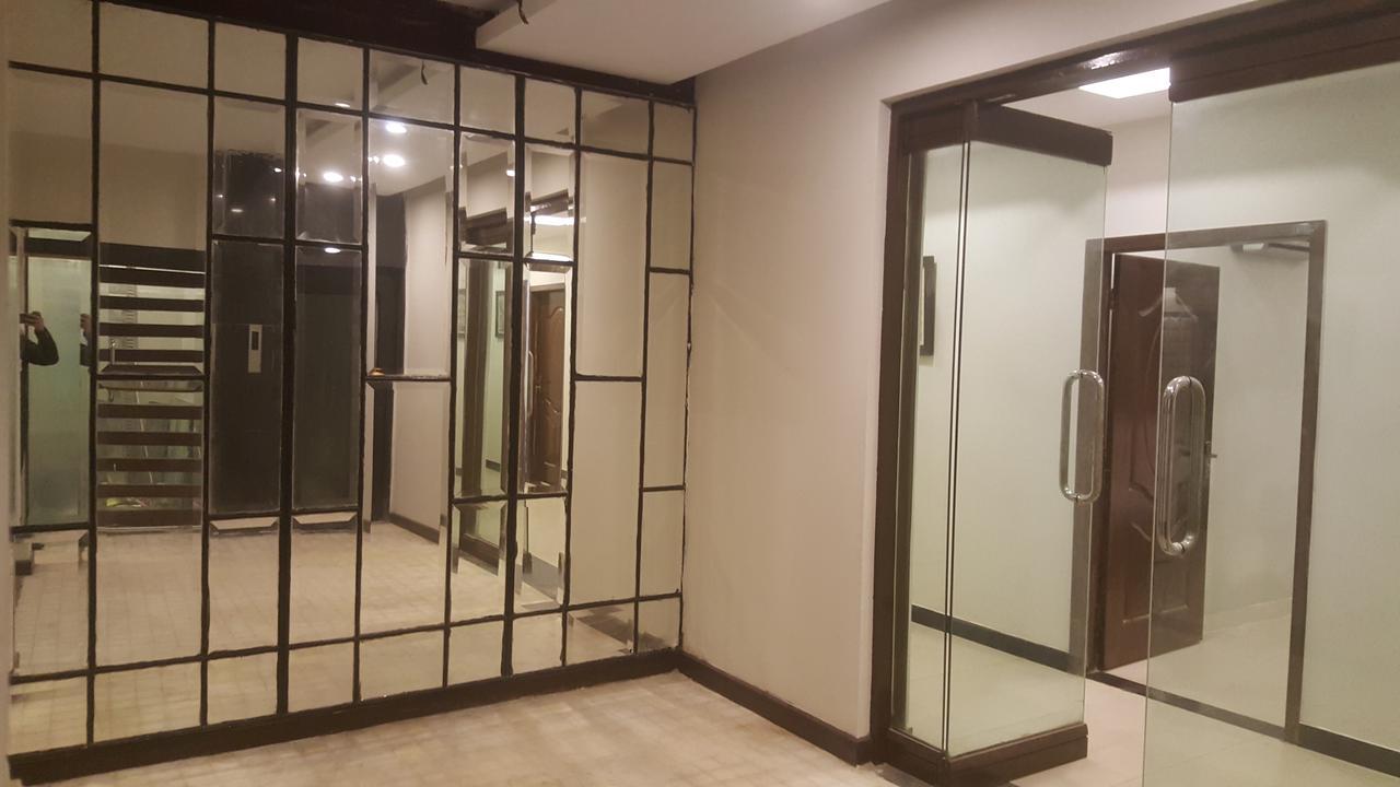 Gulberg Continental Hotel Lahore Exterior photo