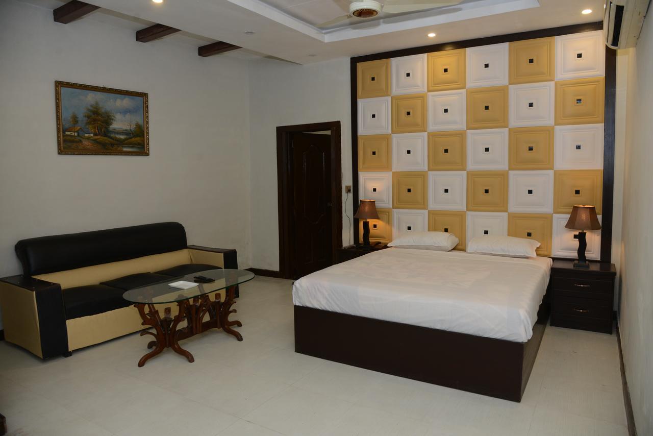 Gulberg Continental Hotel Lahore Exterior photo