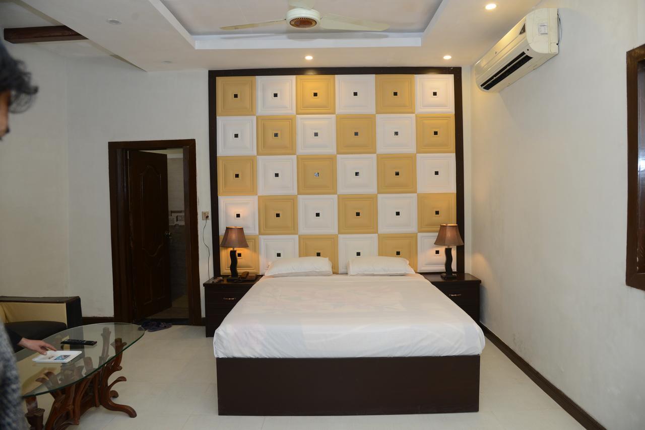 Gulberg Continental Hotel Lahore Exterior photo