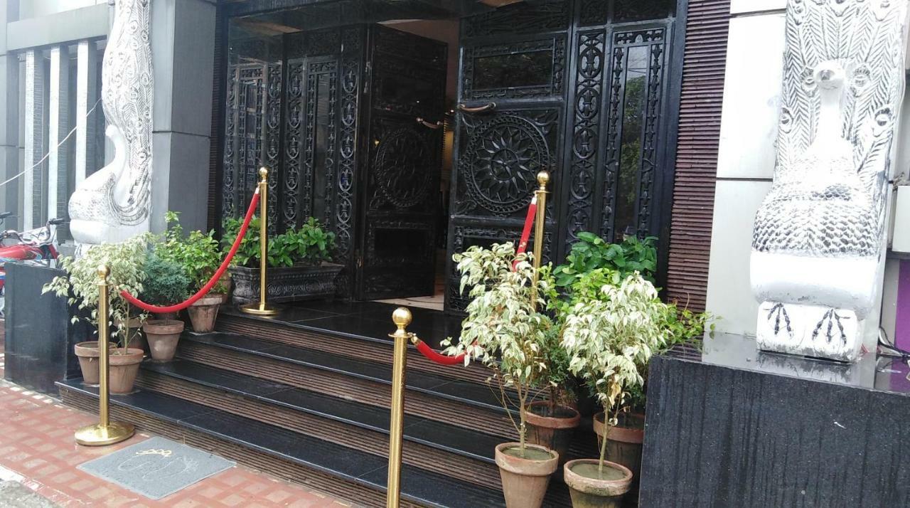 Gulberg Continental Hotel Lahore Exterior photo